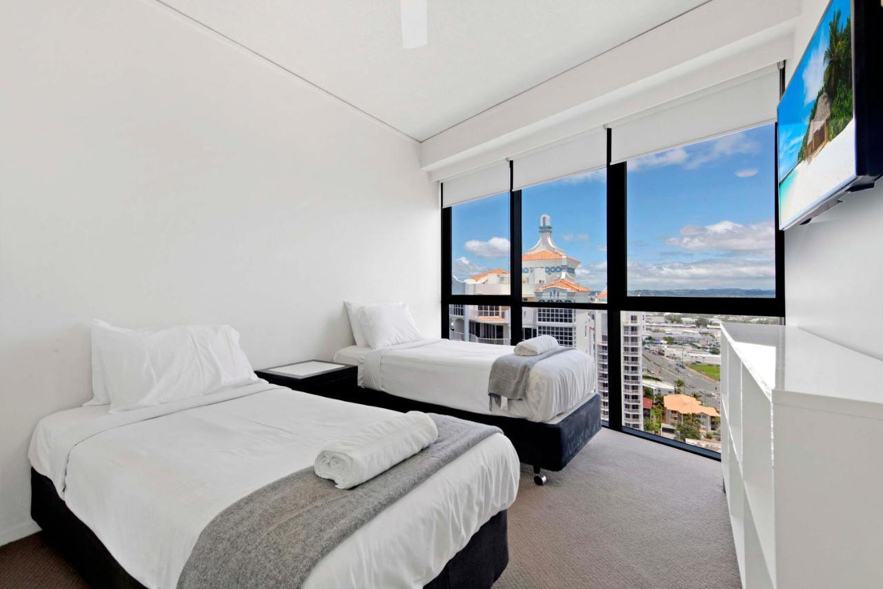 Sierra Grand Broadbeach - Self Contained & Privately Managed Apartments Gold Coast Exterior photo