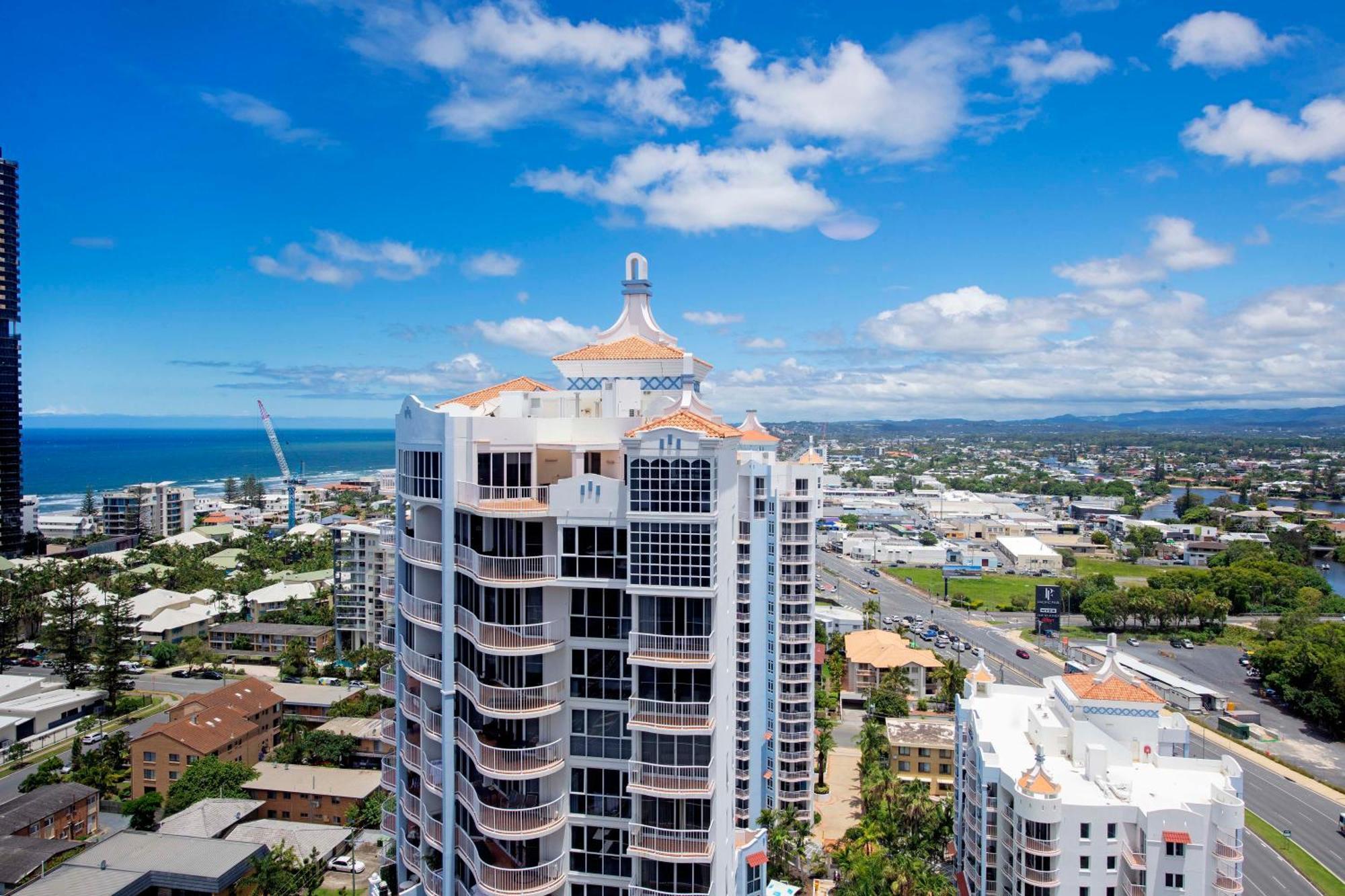 Sierra Grand Broadbeach - Self Contained & Privately Managed Apartments Gold Coast Exterior photo