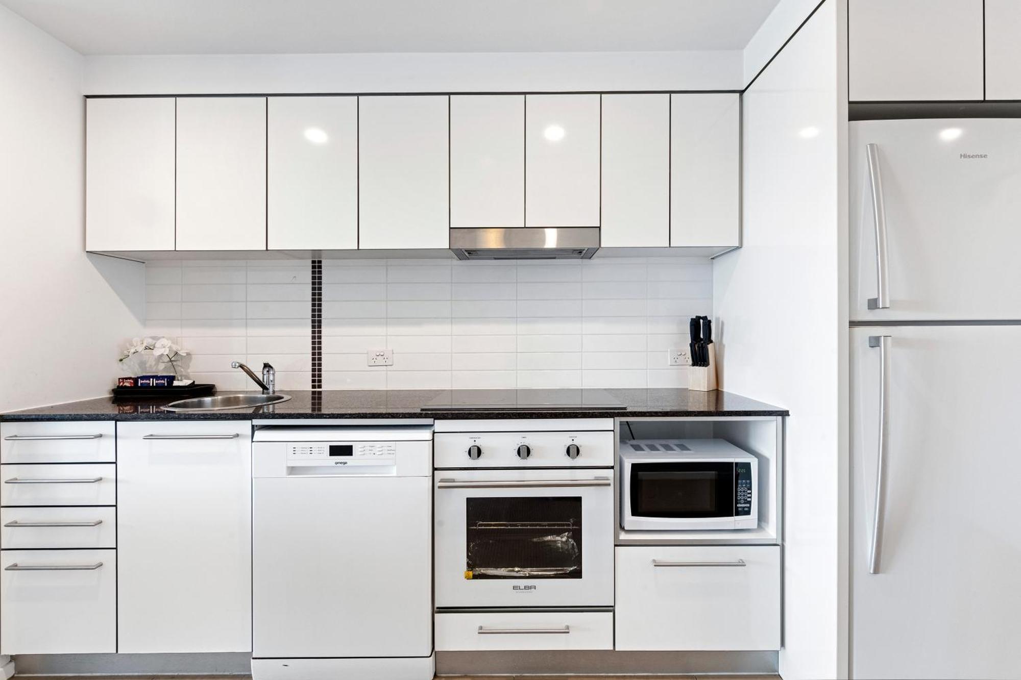 Sierra Grand Broadbeach - Self Contained & Privately Managed Apartments Gold Coast Exterior photo